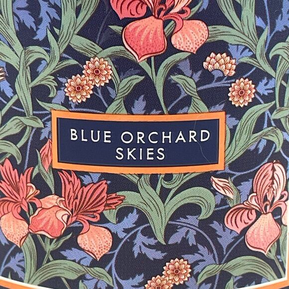 Bath & Body Works 3-Wick Scented Candle NEW Blue Orchard Skies 14.4 oz Apple - Picture 3 of 5